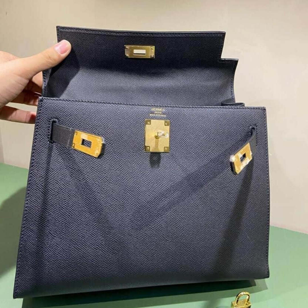 HERMÈS KELLY 25 BAG WITH GOLD HARDWARE IN BLACK