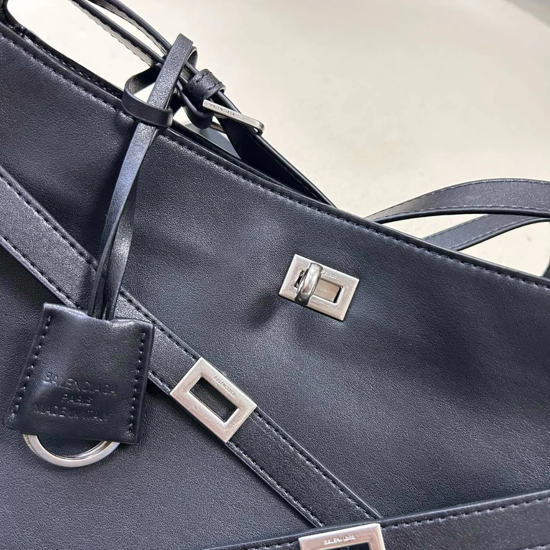 BEL AIR MEDIUM SHOULDER BAG FOR HER IN BLACK – BALENCIAGA