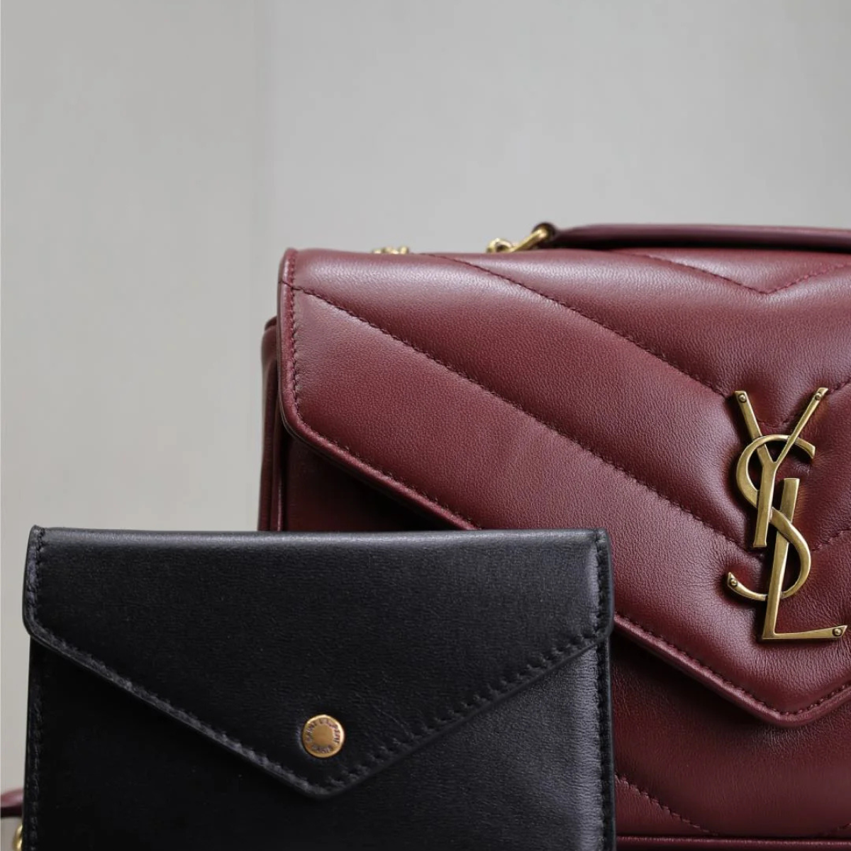 SAINT LAURENT LOULOU SMALL MATELASSÉ LAMBSKIN BAG IN BORDEAUX