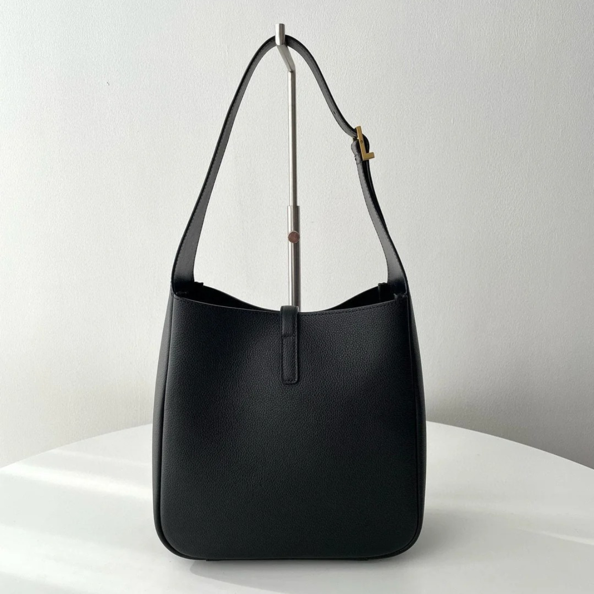 YVES SAINT LAURENT LE 5 À 7 BEA – BAG IN FINEST GRAINED LEATHER